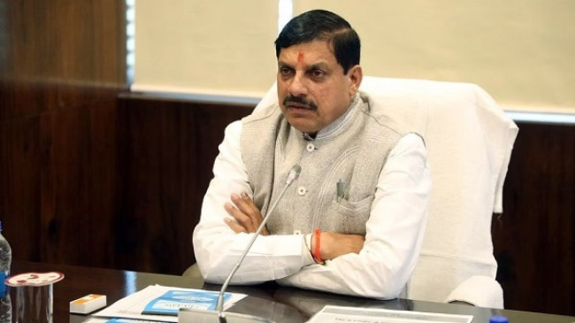 मुख्यमंत्री डॉ. मोहन यादव रीजनल इंडस्ट्रियल कॉन्क्लेव में प्रदेश के औद्योगिक निवेश को बढ़ाने के प्रयासों की जानकारी देते हुए।