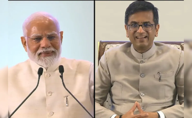 सुप्रीम कोर्ट के राष्ट्रीय सम्मेलन में प्रधानमंत्री नरेंद्र मोदी की मजाकिया टिप्पणी पर चीफ जस्टिस डीवाई चंद्रचूड़ भी मुस्कुरा दिए, जहां प्रधानमंत्री ने न्यायपालिका की गंभीरता और अहमियत पर चर्चा की।