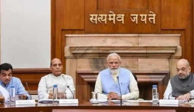 Modi Cabinet: केंद्रीय मंत्रिमंडल ने 70 साल से ज्यादा उम्र के बुजुर्गों को आयुष्मान भारत योजना के दायरे में लाने के प्रस्ताव को मंजूरी दे दी है।