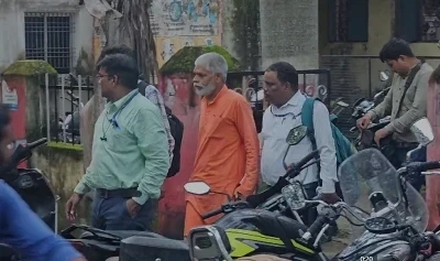 गौरेला-पेंड्रा-मरवाही में एसीबी ने मनरेगा लोकपाल वेदप्रकाश पांडेय को एटीएम के सामने 25,000 रुपये रिश्वत लेते रंगे हाथ गिरफ्तार किया।