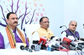 CG News: हिन्दी दिवस पर सीएम विष्णुदेव साय ने बड़ा ऐलान करते हुए कहा कि प्रदेश के सरकारी मेडिकल कॉलेजों में एमबीबीएस की पढ़ाई हिन्दी में