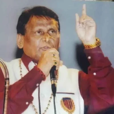 हास्य कवि पद्मश्री डॉक्टर सुरेंद्र दुबे को रावतपुरा सरकार विश्वविद्यालय द्वारा डी.लिट की उपाधि प्रदान की जाएगी। यह घोषणा राजभवन से की गई है।