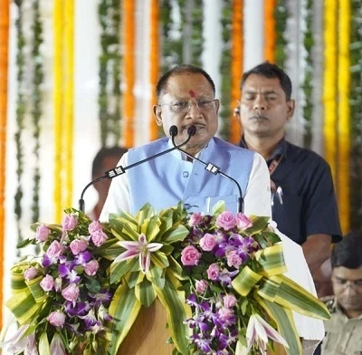 मुख्यमंत्री विष्णु देव साय 17 सितंबर को विश्वकर्मा जयंती के अवसर पर रायपुर के इंदिरा गांधी कृषि विश्वविद्यालय में 'श्रमिक सम्मेलन' के तहत 57,095 श्रमिकों को 49.43 करोड़ रुपये का डी.बी.टी. के माध्यम से वितरण करेंगे। यह पहल श्रमिकों की आर्थिक स्थिति सुधारने और उनकी सामाजिक सुरक्षा को बढ़ाने के उद्देश्य से की जा रही है।