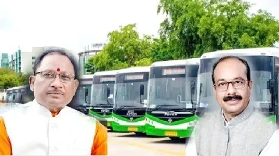 छत्तीसगढ़ को पीएम ई-बस सेवा योजना के तहत 240 ई-बसों की स्वीकृति मिली है। इन बसों का संचालन रायपुर, बिलासपुर, कोरबा और दुर्ग-भिलाई में किया जाएगा। उप मुख्यमंत्री अरुण साव ने बताया कि यह योजना नागरिकों को किफायती और सुगम परिवहन प्रदान करेगी, वायु गुणवत्ता में सुधार करेगी और पर्यावरण की रक्षा में मदद करेगी।