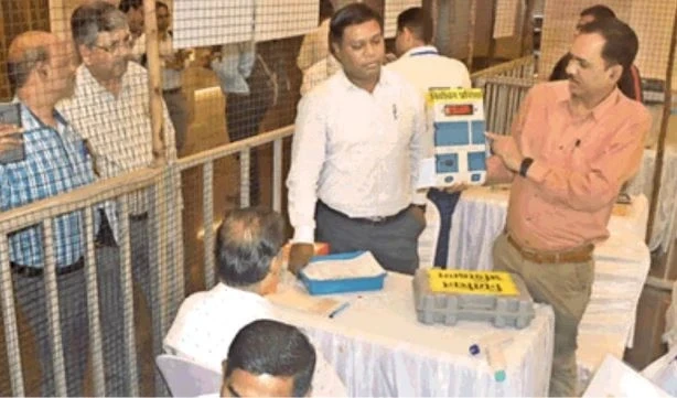 रायपुर दक्षिण उपचुनाव की मतगणना की तैयारी, 15 टेबल और 19 राउंड में होगी गिनती।