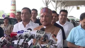 CM Vishnudev Sai: छत्तीसगढ़ के सीएम विष्णुदेव साय सोमवार दोपहर दिल्ली रवाना हुए। सीएम देर रात रायपुर लौट आएंगे, जिसके बाद