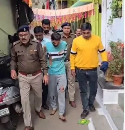 Raipur City News : कुख्यात गांजा तस्कर रवि साहू गिरफ्तार, पुलिस ने निकाली पैदल जुलूस, देखें वीडियो...