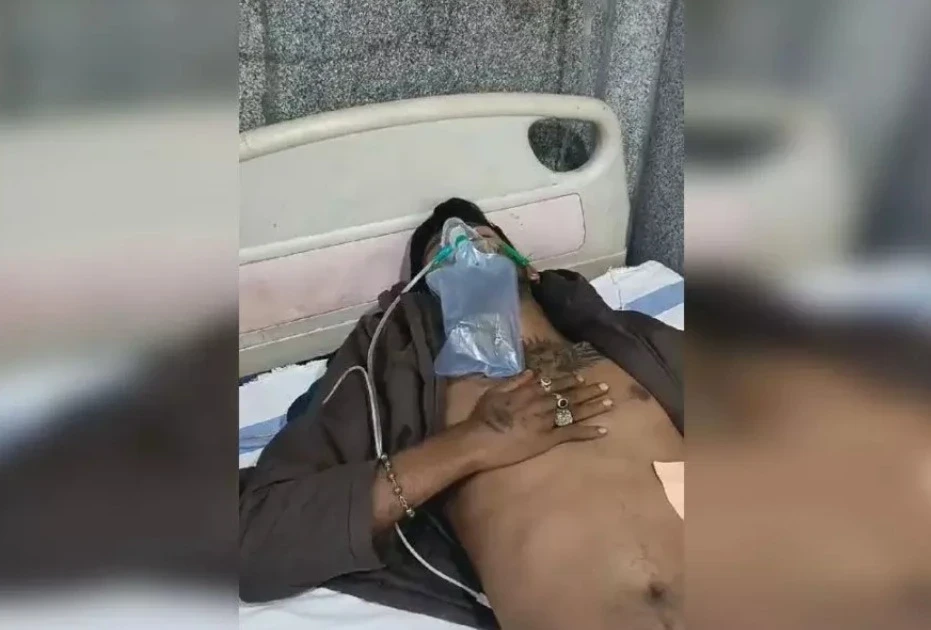 रायपुर के भाठागांव अंतरराज्यीय बस स्टैंड पर एक युवक ने दूसरे युवक पर हमला किया, जिससे वह गंभीर रूप से घायल हो गया। आरोपी फरार हो गए, जबकि घायल को अस्पताल में भर्ती कराया गया।