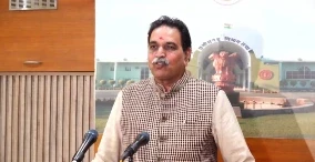 raipur city news: प्रदेश के हर नगरीय निकाय और ग्रामीण क्षेत्रों में कृषि भूमि काट-काटकर प्लाट बेचने के मामलों को साय सरकार ने गंभीरता से लिया है। विधानसभा परिसर में मीडिया से चर्चा