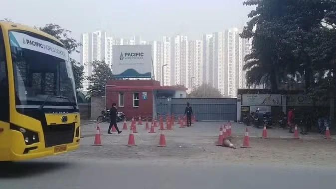 स्कूल को बम से उड़ाने की धमकी