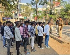 Raipur City News: राजधानी रायपुर के नए एएसपी डॉ. लाल उमेद सिंह ने बुधवार को अलग- अलग थाना क्षेत्रों के 50 से अधिक चाकूबाजों,