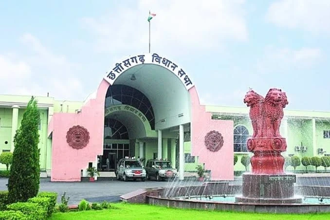 छत्तीसगढ़ विधानसभा में 2024-25 के वित्तीय वर्ष के लिए 805 करोड़ रुपये का द्वितीय अनुपूरक बजट ध्वनिमत से पारित किया गया। यह बजट विभिन्न मदों के लिए प्रस्तुत किया गया।