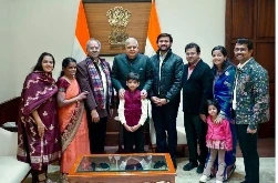 CG News: सीनियर बीजेपी नेता और रायपुर सांसद बृजमोहन अग्रवाल ने शुक्रवार को नई दिल्ली प्रवास के दौरान, परिवार के सदस्यों के साथ उपराष्ट्रपति जगदीप