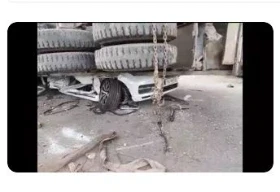 Accident: बेंगलुरु के नेलमंगला के पास शनिवार को एक कंटेनर ट्रक के पलटने से एसयूवी पर गिर जाने से 6 लोगों की मौत हो गई, जिनमें दो