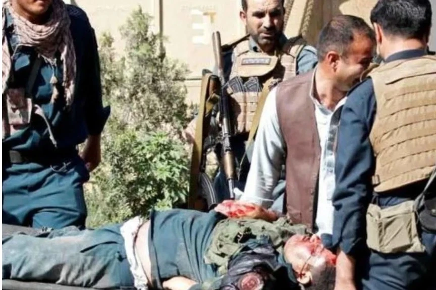 पाकिस्तान द्वारा अफगानिस्तान के पक्तिका प्रांत में किए गए हवाई हमलों में महिलाओं और बच्चों सहित 15 लोगों की मौत हो गई। तालिबान ने इन हमलों की कड़ी निंदा करते हुए पाकिस्तान से बदला लेने की कसम खाई।