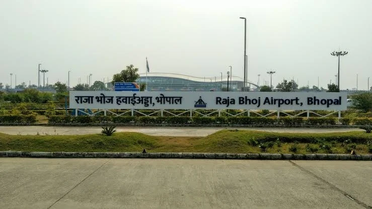 राष्ट्रीय परिचलन मेम्बर ने किया राजा भोज एयरपोर्ट का निरीक्षण, फरवरी में शुरू होंगी 5 घरेलू उड़ानें... राष्ट्रीय परिचलन मेम्बर ने किया राजा भोज एयरपोर्ट का निरीक्षण, फरवरी में शुरू होंगी 5 घरेलू उड़ानें...