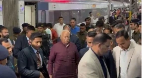 Mohan Bhagwat: राष्ट्रीय स्वयंसेवक संघ के सरसंघचालक मोहन भागवत शुक्रवार शाम पांच दिवसीय छत्तीसगढ़ दौरे के लिए रायपुर पहुंच चुके