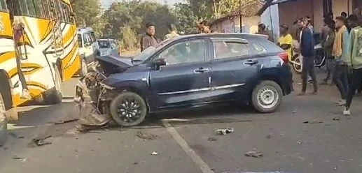 बलरामपुर के अंबिकापुर कुसमी मुख्य मार्ग पर तेज रफ्तार बेलेनो कार ने बाइक सवार दो लोगों को कुचल दिया, जिससे दोनों की घटनास्थल पर ही मौत हो गई। यह हादसा राजपुर थाना क्षेत्र के सेवारी गांव के पास हुआ।