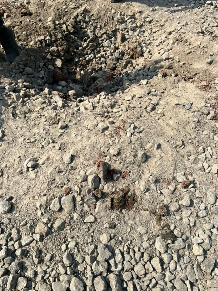 सुकमा जिले के कोंटा गोलापल्ली मार्ग पर बेलपोच्चा के पास सुरक्षा बलों ने नक्सलियों द्वारा लगाए गए आईईडी को निष्क्रिय कर दिया, जो जवानों के लिए खतरे का कारण बन सकता था।