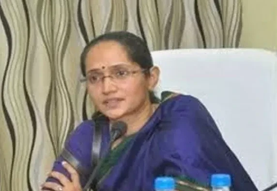 Amitabh Jain, the Chief Secretary of Chhattisgarh, is on leave from 14th to 21st January. During this time, ACS Renu Pillai will take over the duties of the Chief Secretary.