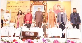 National Youth Day: राष्ट्रीय युवा दिवस पर नई दिल्ली के रामकृष्ण मिशन में आयोजित विशेष कार्यक्रम में राज्यपाल रमेन डेका ने युवाओं को स्वामी विवेकानंद के प्रेरणादायक विचारों से सीखने का संदेश दिया।