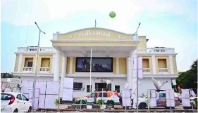 CG Politics: रायपुर। छत्तीसगढ़ कांग्रेस ने नगर निगमों के लिए चुनाव प्रभारी नियुक्त किये है। लिस्ट में मोहन मरकाम, उमेश पटेल, ज्योत्सना महंत, शिव डहरिया, धनेन्द्र साहू समेत कई नेताओं के नाम