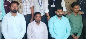 Raipur City News: छत्तीसगढ़ की रेंज साइबर पुलिस ने उत्कर्ष स्मॉल फाइनेंस बैंक के 4 अधिकारी गिरफ्तार किए हैं। ये लोग म्यूल बैंक अकाउंट प्रकरण में बैंक के ड्यू डीलीजेन्स, केवाईसी नॉर्म्स का पालन नहीं करने, बैंक खाता