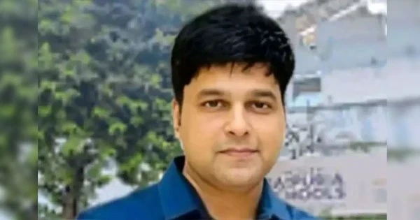 भोपाल में लोकायुक्त पुलिस द्वारा पूर्व RTO कांस्टेबल सौरभ शर्मा की गिरफ्तारी, जो अपनी अवैध संपत्तियों के खुलासे के बाद फरार थे।
