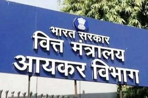 रायपुर और अन्य राज्यों में सत्यम बालाजी राइस इंडस्ट्रीज पर आयकर विभाग की कार्रवाई, नकद और ज्वेलरी बरामद, टैक्स चोरी की जांच जारी।