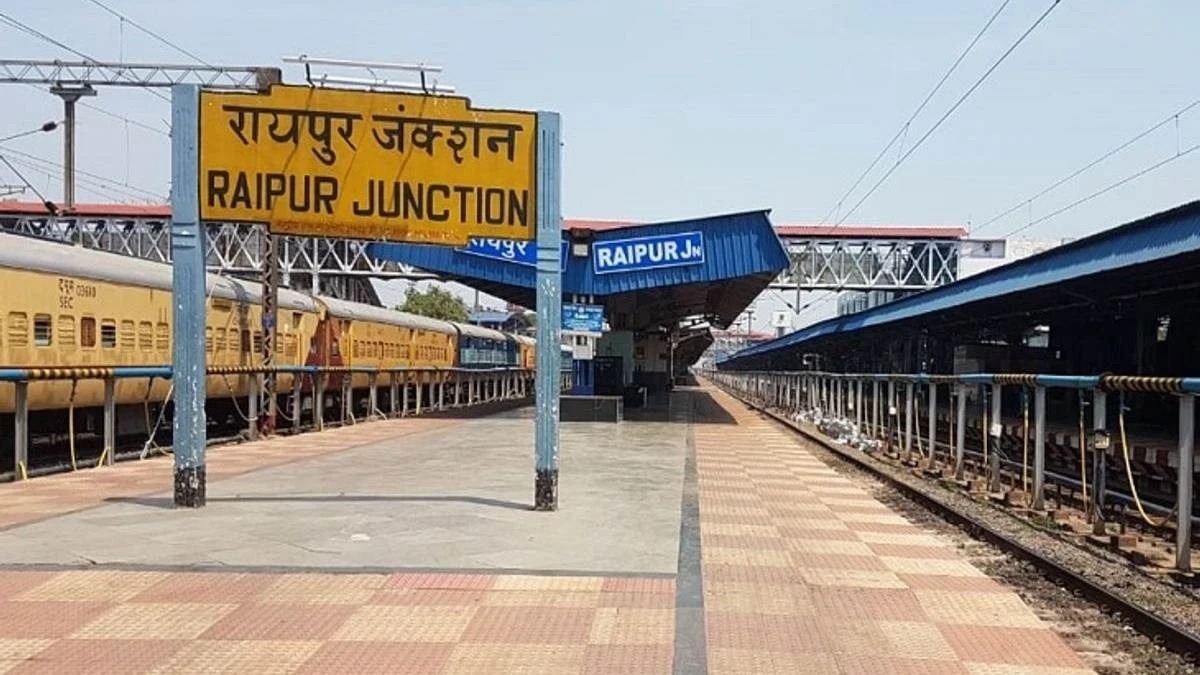 नई दिल्ली में हुई भगदड़ के बाद, रायपुर रेलवे स्टेशन बढ़ाई गई तैनाती