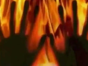 fire in temple: दिल्ली के रोहिणी इलाके में शनिवार शाम एक मंदिर में आग लगने से पुजारी की जलकर मौत हो गई। उन्हें अस्पताल ले जाया गया, जहां डॉक्टरों ने मृत घोषित कर दिया। पुलिस के अनुसार, पीड़ित की पहचान पंडित बनवारी लाल शर्मा के