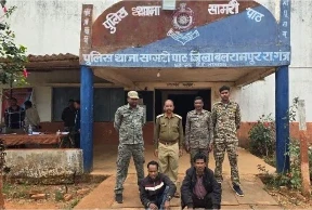 CG News: बलरामपुर जिले के सामरी पाट थाना क्षेत्र अंतर्गत पुंदाग गांव में त्रिस्तरीय पंचायत चुनाव और नगरीय निकाय चुनाव के दौरान शांति भंग करने और आम जनता के बीच भय का माहौल बनाने के उद्देश्य से नक्सली बैनर और पोस्टर लगाए