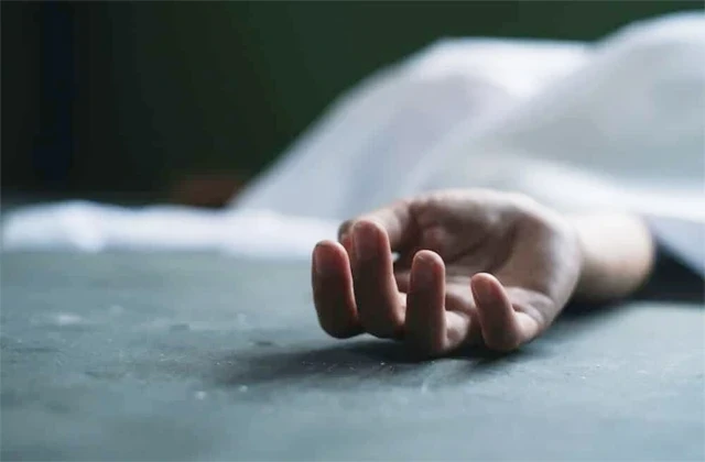 बेटा-बहू ने चप्पल से की पिटाई