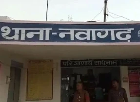 CG News: छत्तीसगढ़ के जांजगीर- चाम्पा जिले में देशी शराब पीने से 2 लोगों की मौत हो गई। दोनों मृतकों ने साथ में बैठकर शराब पी थी, जिसके बाद दोनों की तबीयत अचानक बिगड़ गई। मृतकों की पहचान सीताराम सतनामी