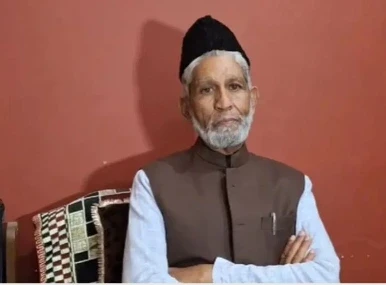 Sambhal Jama Masjid violence: उत्तर प्रदेश के संभल की जामा मस्जिद के सदर जफर अली को पुलिस ने हिरासत में ले लिया है। पुलिस जफर अली से हिरासत में लेकर जामा मस्जिद हिंसा मामले की पूछताछ कर रही है। कोर्ट के आदेश बाद