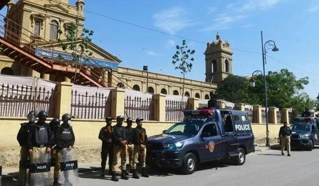 Pahalgam Attack :कराची में धारा 144 लागू, जानें क्या चल रहा है पाकिस्तान में, इस्लामाबाद में बड़ी बैठकों का दौर Pahalgam Attack :कराची में धारा 144 लागू, जानें क्या चल रहा है पाकिस्तान में, इस्लामाबाद में बड़ी बैठकों का दौर