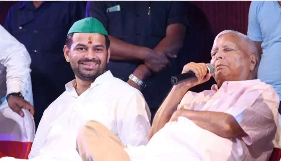 Lalu Yadav expelled elder son Tej Pratap from party, also expelled him from family