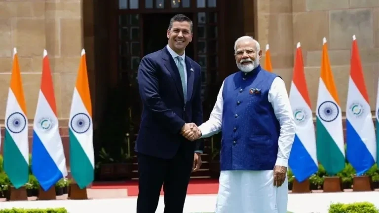 Santiago Pena Meet Narendra Modi