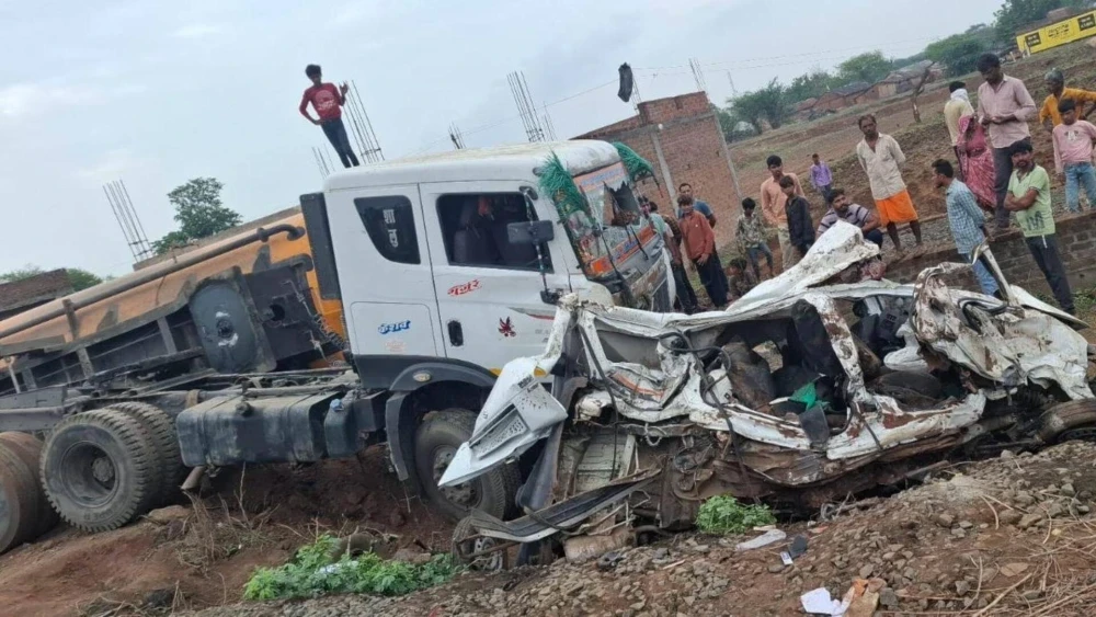 दर्दनाक सड़क हादसा