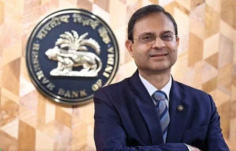 नई दिल्ली। Repo Rate Cut: भारतीय रिजर्व बैंक (RBI) की एमपीसी की बैठक के नतीजे (MPC Results) आ गए हैं और RBI ने लगातार तीसरी बार रेपो रेट में कटौती (Repo Rate Cut) की है और इसे 50 बेसिस पॉइंट घटा दिया है।