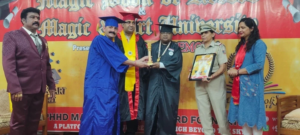 CG News : छत्तीसगढ़ के लोक गायक राजेंद्र रंगीला को नई दिल्ली में मिली डॉक्टरेट की उपाधि CG News : छत्तीसगढ़ के लोक गायक राजेंद्र रंगीला को नई दिल्ली में मिली डॉक्टरेट की उपाधि