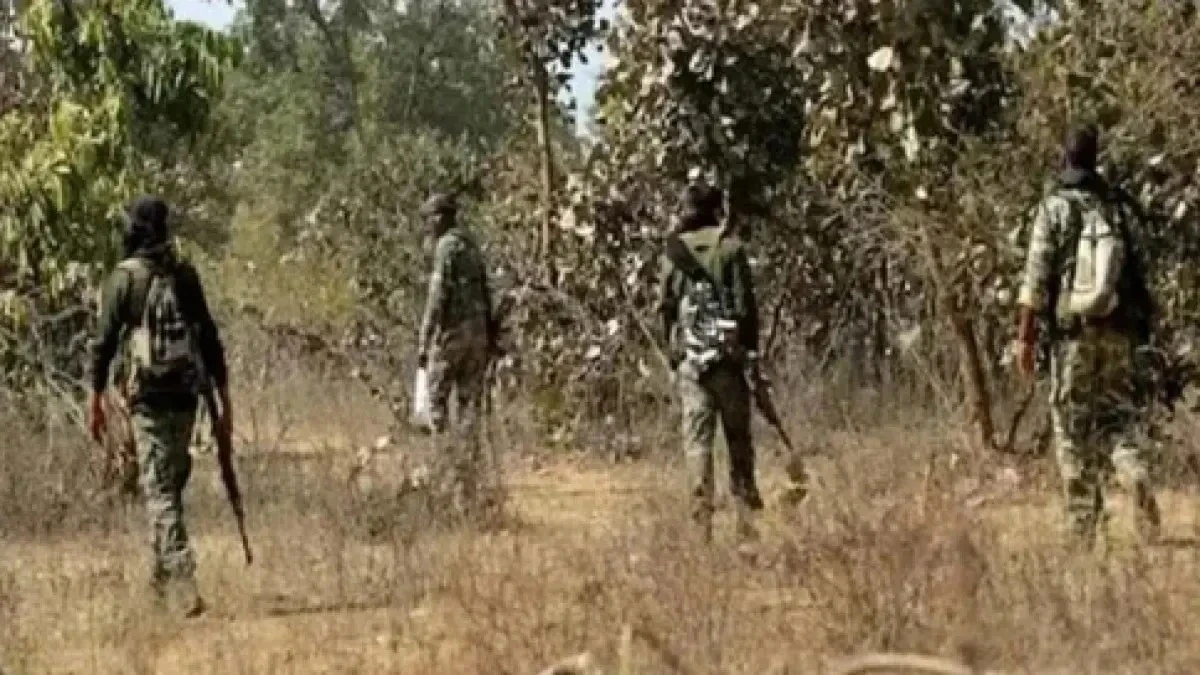 CG Naxal Encounter: Encounter between Naxalites and soldiers in the forest of Mardepalli near Sukma Andhra Pradesh border, 3 top Maoists killed