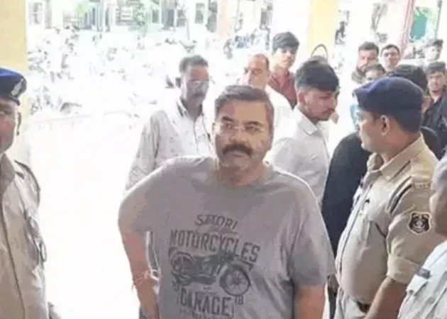 Liquor Scam : विजय भाटिया की हाईकोर्ट से रिट याचिका खारिज, विदेश भागने की थी तैयारी...