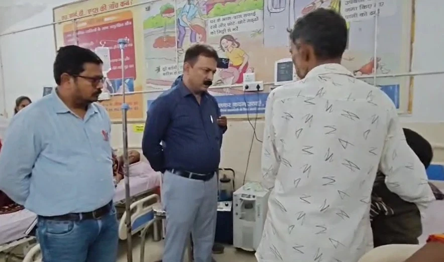 CG News : मधुमक्खियों का आतंक, आंगनबाड़ी जाते 4 बच्चे घायल, एसडीएम पहुंचे अस्पताल...
