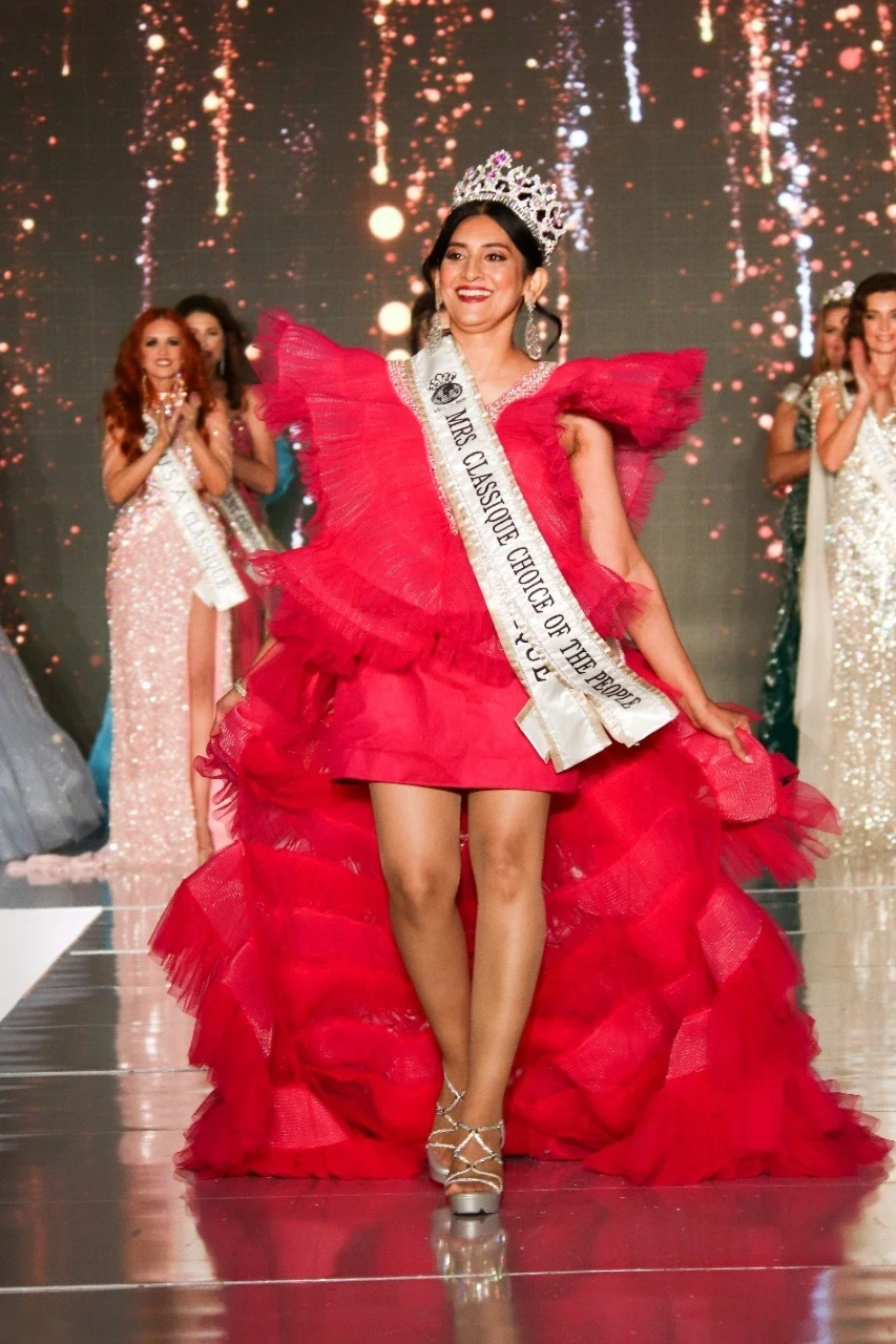 International Mrs. Classic Globe 2025