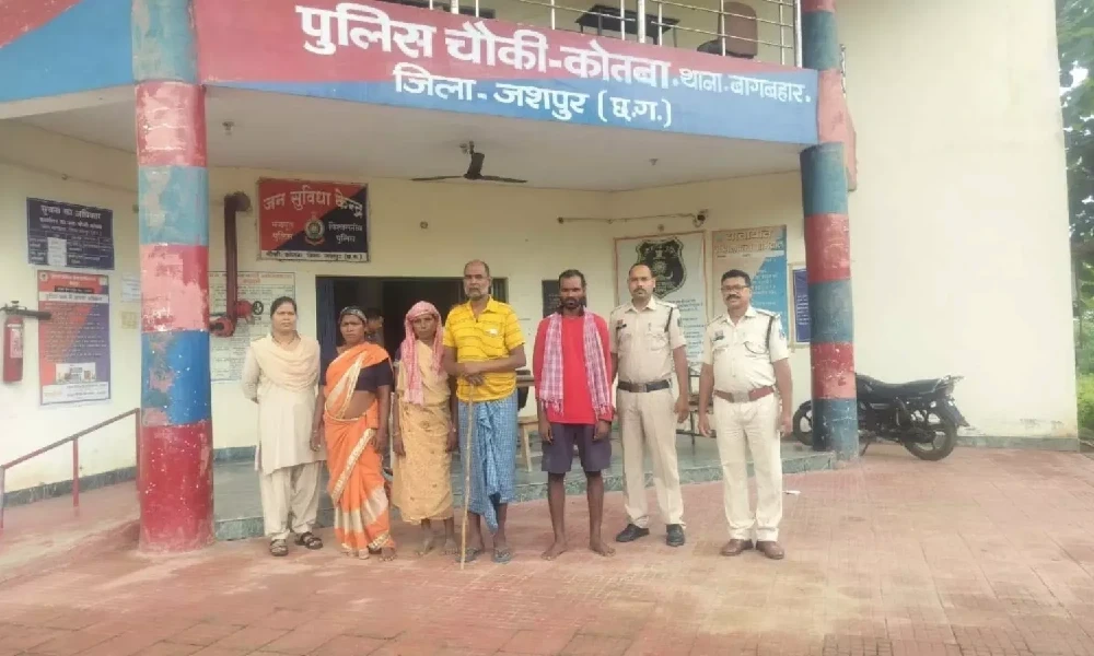 जशपुर: टोनही प्रताड़ना मामले में 4 आरोपी पुलिस हिरासत में।