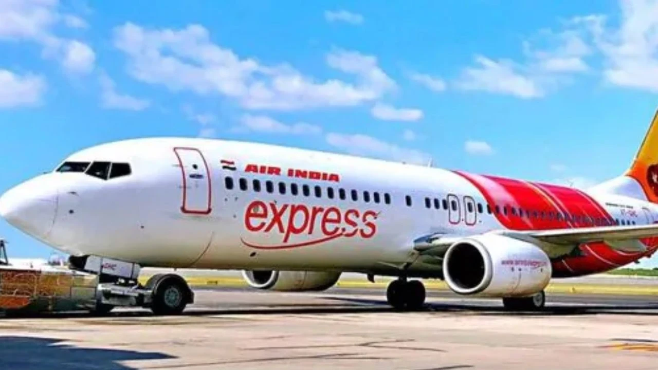 एयर इंडिया एक्सप्रेस का विमान तकनीकी खराबी के कारण रनवे पर रुका
