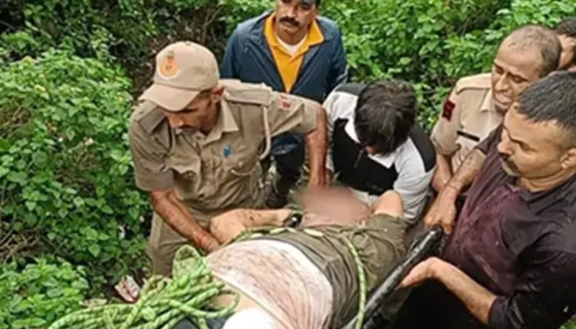 Rajasthan News:,Tourist taking selfie in Mount Abu fell into a ditch, rain alert