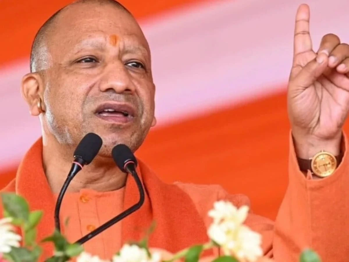 मेरठ में CM योगी द्वारा न्यू टाउनशिप के शिलान्यास समारोह का दृश्य।