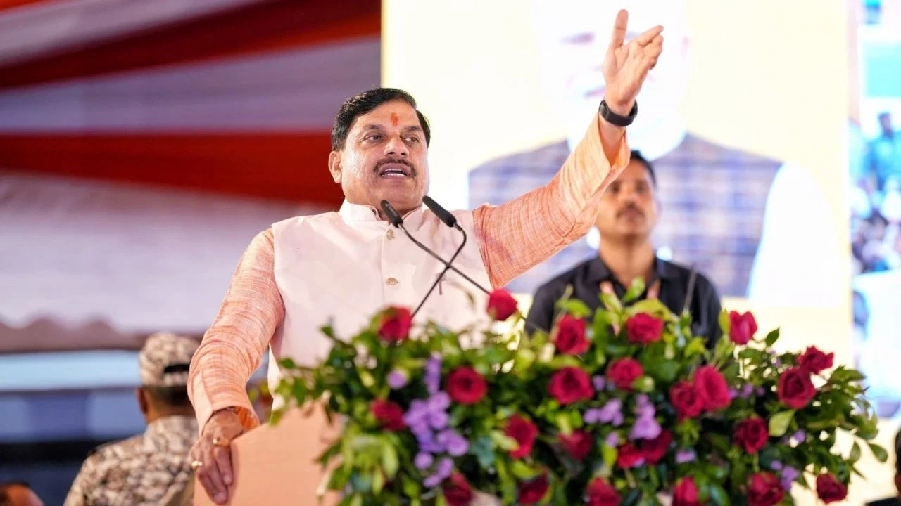 मध्य प्रदेश के मुख्यमंत्री मोहन यादव उज्जैन में लाड़ली बहना योजना पर बोलते हुए, कांग्रेस के खिलाफ तीखा हमला।